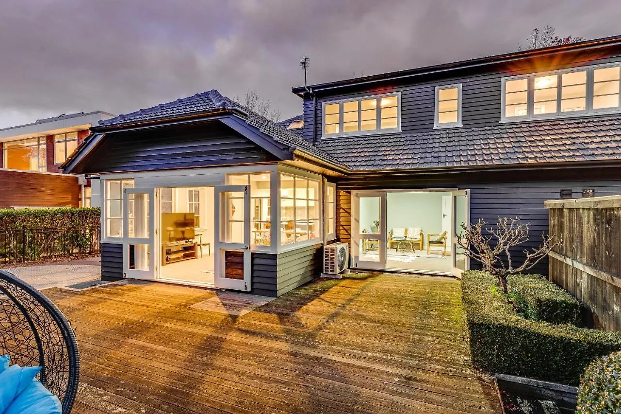 Holiday home Black Manse With Convenience Villa Christchurch New Zealand
