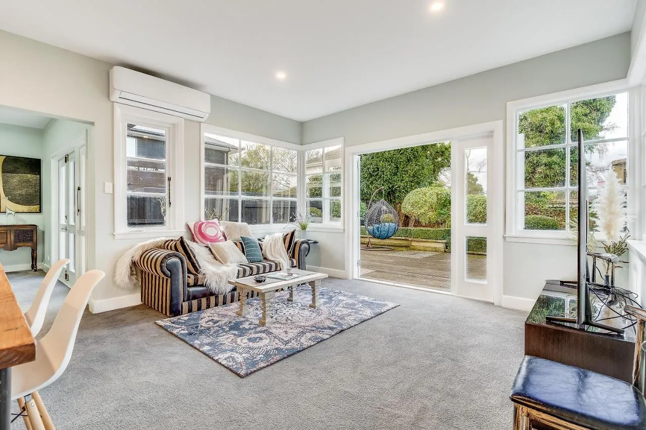 Holiday home Black Manse With Convenience Villa Christchurch New Zealand